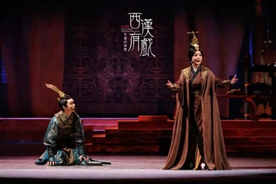 Licht en schaduw in het drama 《Het banket van Xin Zhui Express